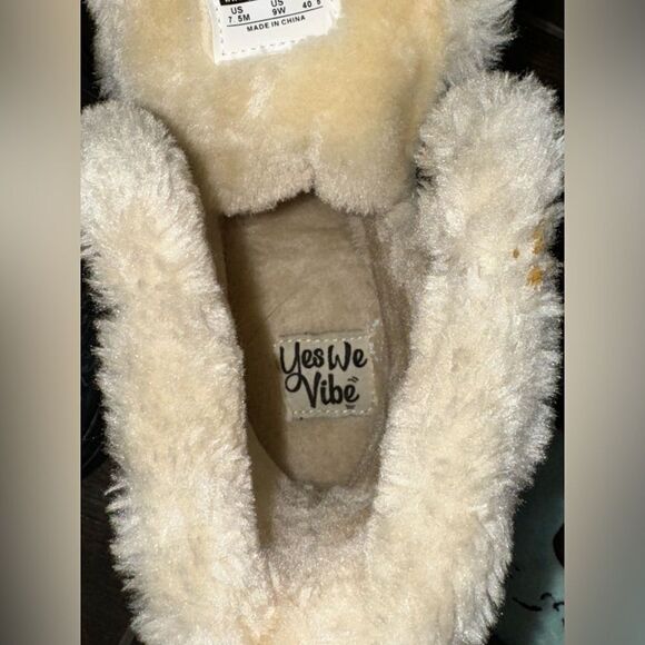 🌙 YES WE VIBE Sun & Moon Rainbow Combat Boots – Size 9 – NWOT 🌈 - Picture 6 of 9